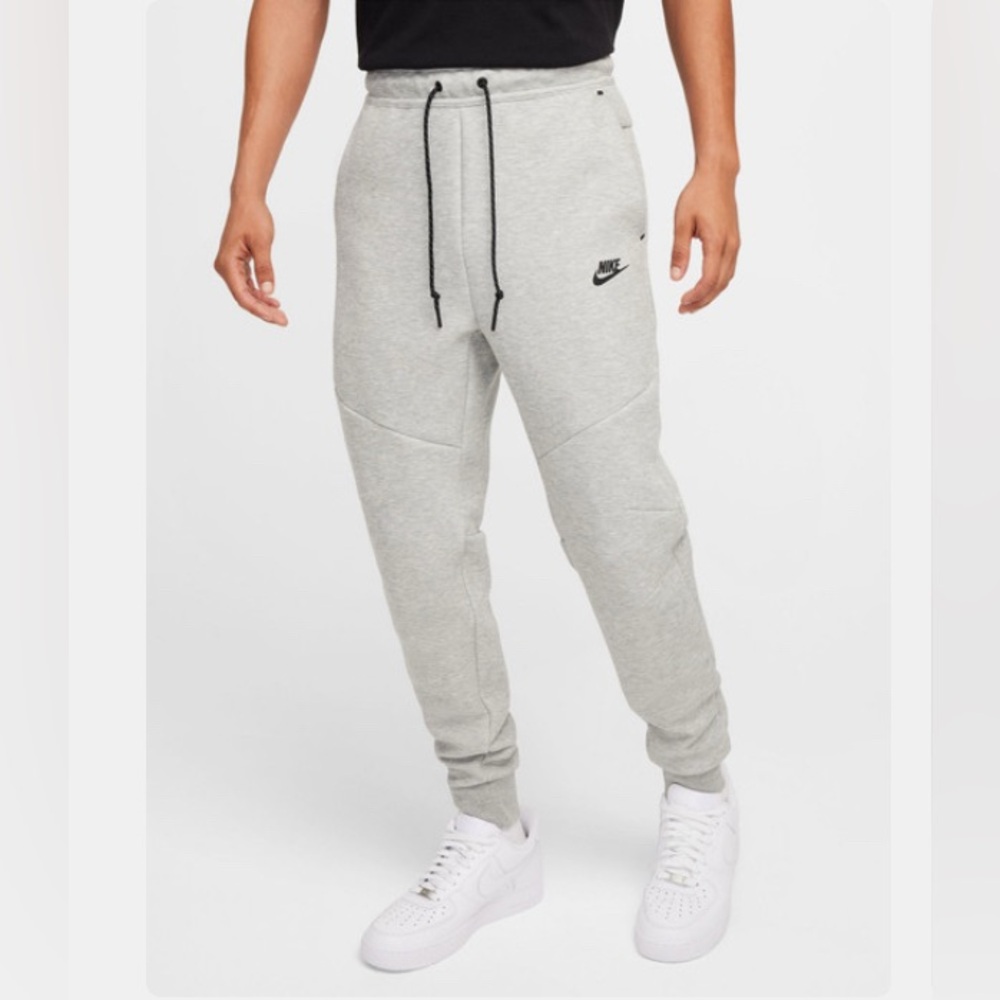 Nike Tech fleece joggers heathered gray men's‎ size large casual athleisure